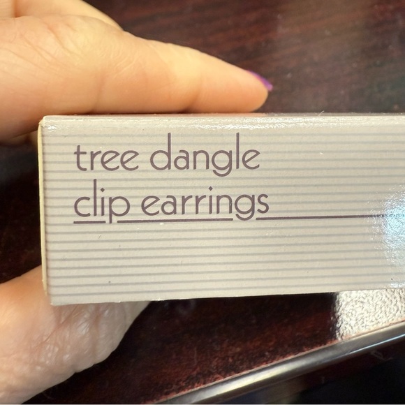 Avon Tree Dangle Goldtone Christmas tree clip Earrings NIB vintage 1992 - Picture 5 of 7